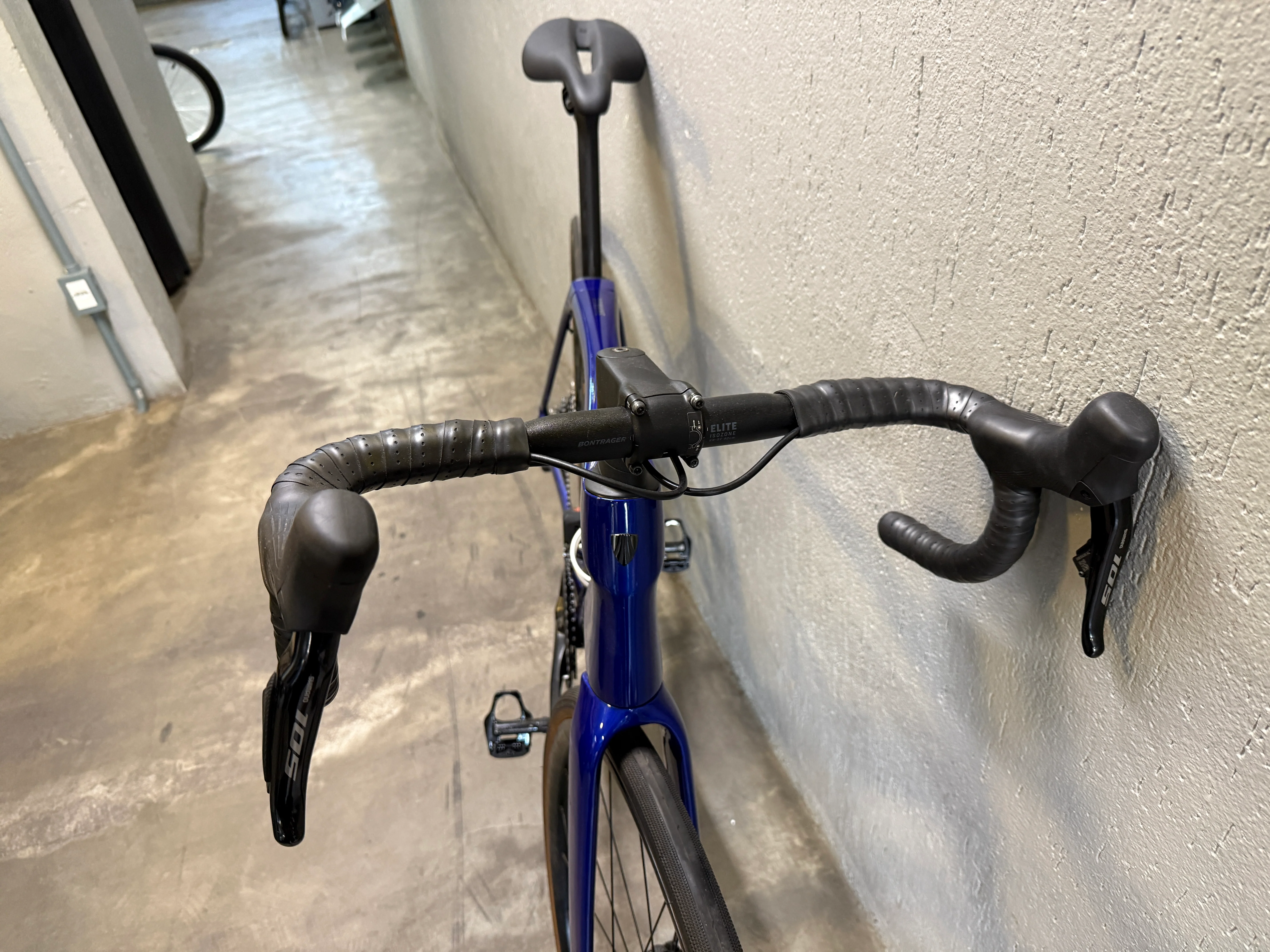 Bicicleta Trek Domane SL6 105 Di2 Eletronico Seminova - Tamanho 56 - Image 5
