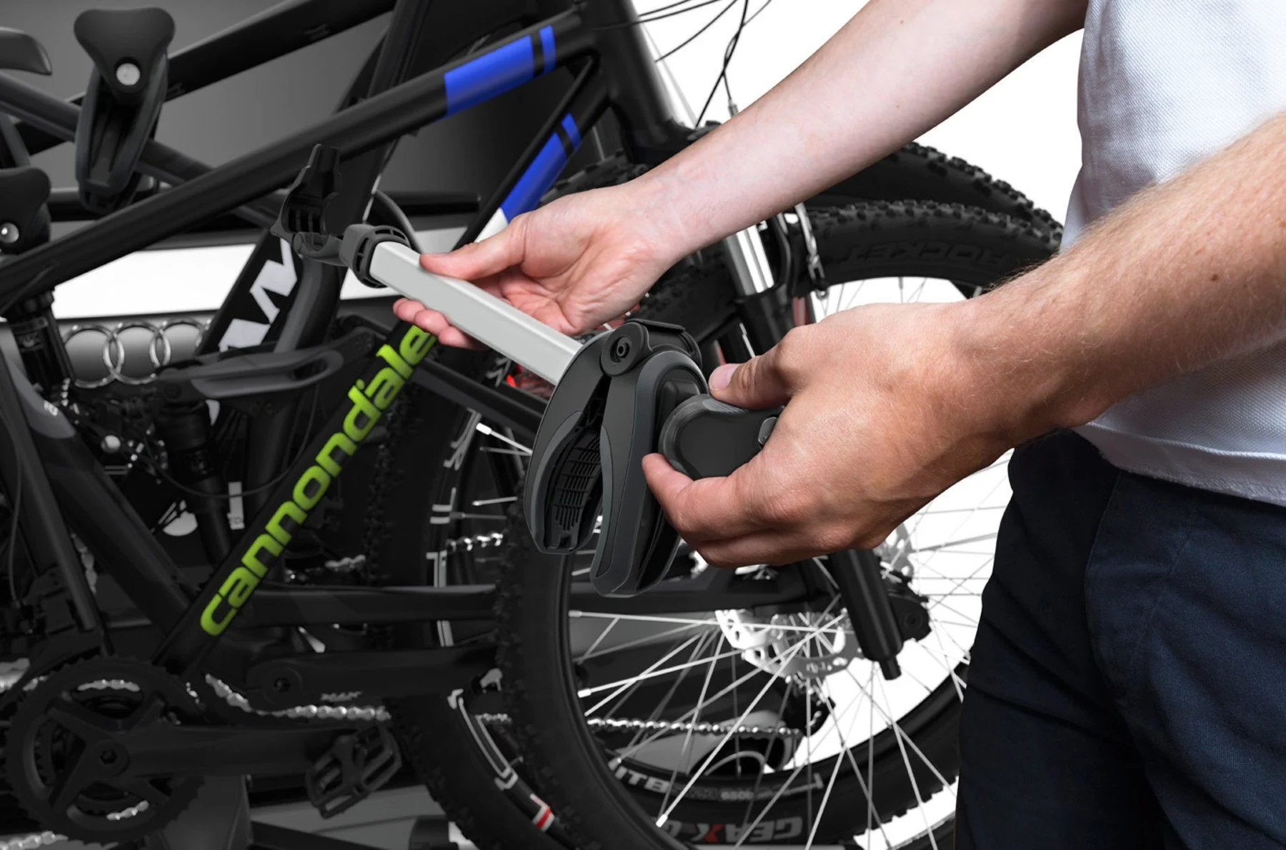 Suporte Thule p/ 3 Bicicetas p/ Engate VeloSpace XT (939) - Image 3